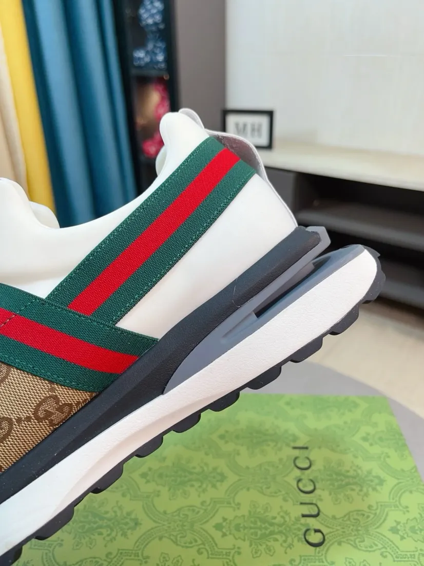 Factory price 458🌹🌹GUCCI [Gucci] New high-end brand of men's shoes, the latest fashionable casual men's shoes, trendy and versatile style, relaxed and sporty style, uppers imported from Italy, first-layer cowhide, genuine leather lining and ultra-fine workmanship. Original personalized fashionable rubber wear-resistant outsole, light and comfortable on the foot, size 38-44